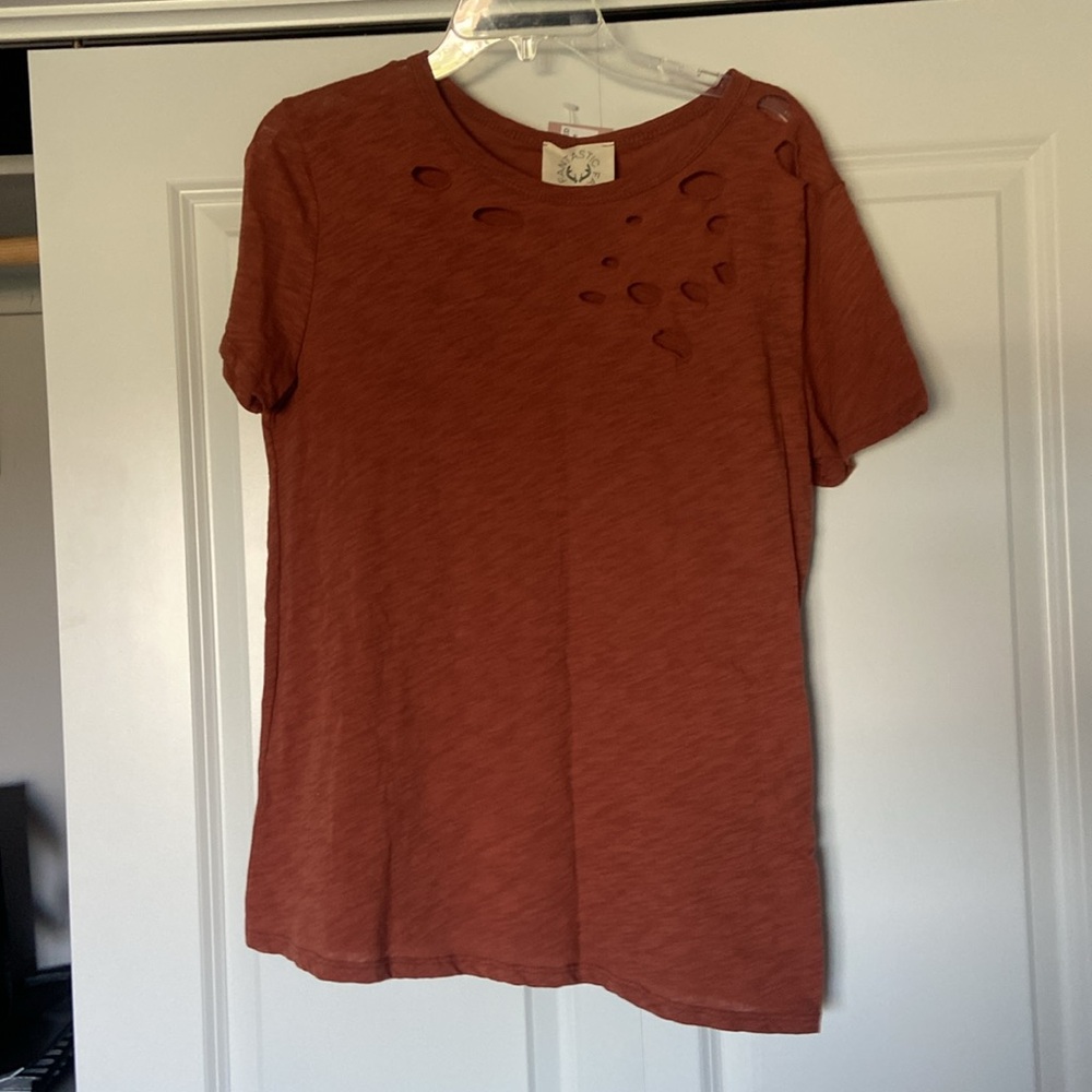 Distressed Rust Top - Picture 2 of 6